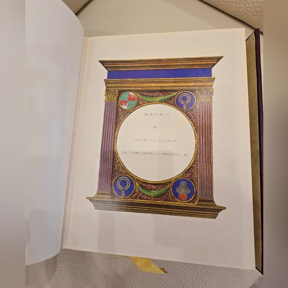 The Holy Bible Book Illuminated Family Edition Illustrated 2000 By Lionheart - Picture 5 of 9